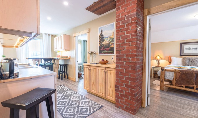Ramsay Apartment | Heritage Retreat: 9.8 Rated Near Downtown with Spa & Hot Tub