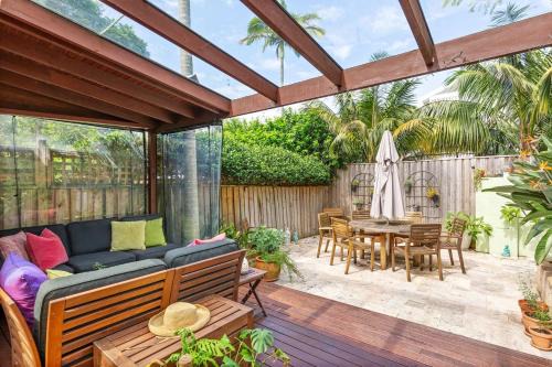Manly House | Experience Heritage in Manly's Sunlit Beachside Oasis