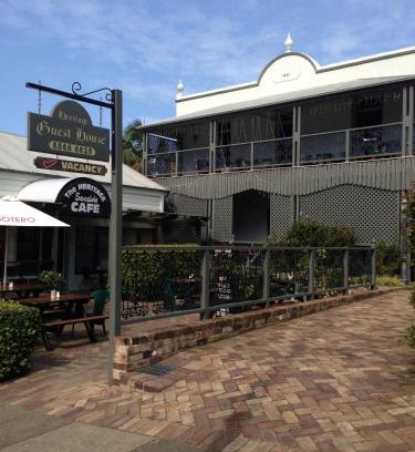 South West Rocks House | Cozy Heritage Guesthouse with Oceanfront Views