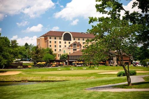 East York Resort | Elegant Heritage Hills Golf Resort & Conference Center Stay