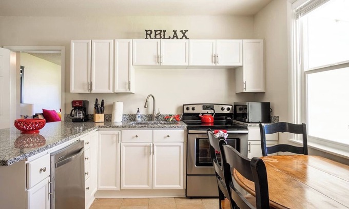 Heber House | Discover Heritage House: Prime Location Near Skiing & Dining
