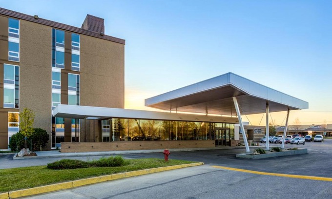 Saskatoon Hotel | Discover Heritage Inn Hotel & Convention Centre in Saskatoon