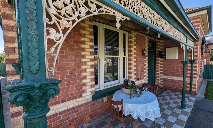 Seymour House | Heritage on High is a Located in the Centre of the Seymour Township