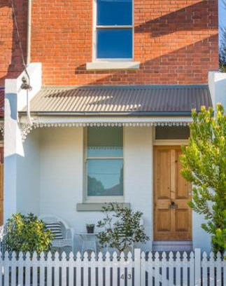 North Hobart Apartment | Heritage Terrace: Modern Comfort in a Family-Friendly Stay