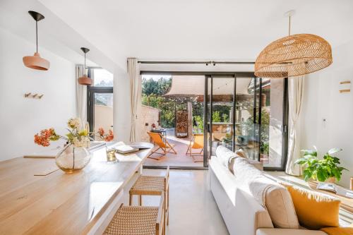 Nyons Apartment | Hermès Suite with Hot Tub - Guest Rated 9.6/10