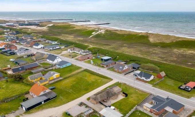 Thorsminde House | Hermine: Oceanfront Retreat with Spa and Family Amenities