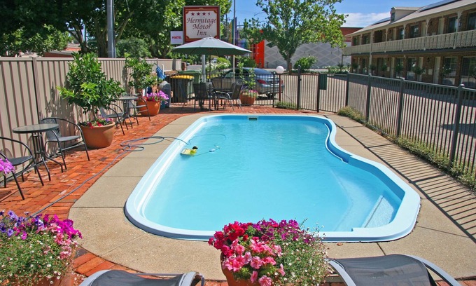 Wangaratta Hotel | Top-Rated Hermitage Motor Inn with Pool and Breakfast