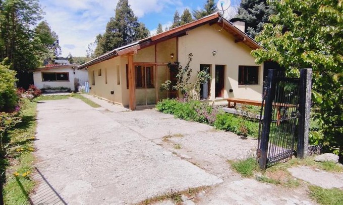 Llao Llao House | Vibrant Country House: Ideal for Family Getaways