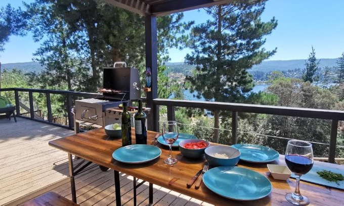 Vichuquen House | Scenic Cabin Retreat with Lake Views and Family-Friendly Amenities