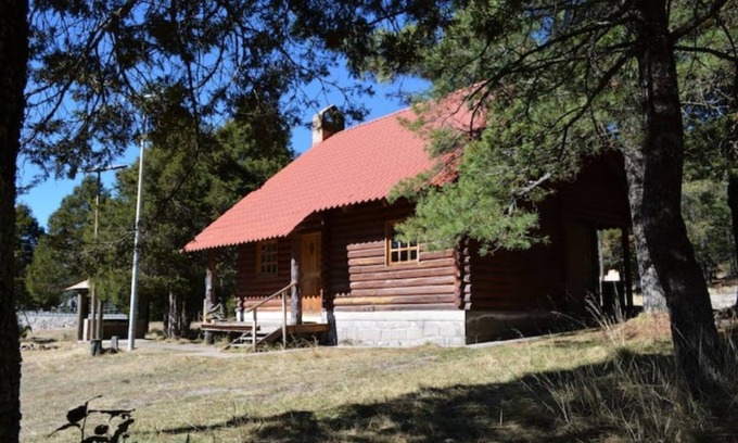 Pueblo Nuevo Cabin | Cozy Mountain Cabin Retreat @Parque La Pirámide
