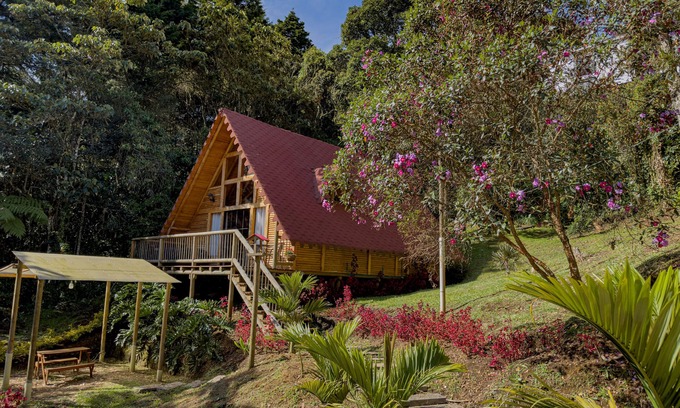 Medellin Cabin | Inviting Chalet-Style Cabin with Ocean Views in Santa Elena