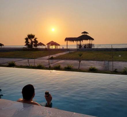 Ica House | Seaside Retreat: Hermosa Casa with Pool & Pet-Friendly