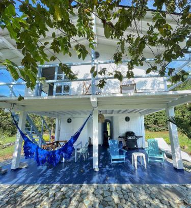 San Rafael House | Idyllic Hermosa Casa frente al Río with Private Beach Access