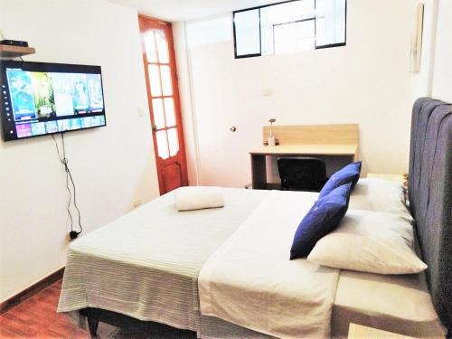 Ica House | Cozy Room with Private Bath in Huacachina Oasis