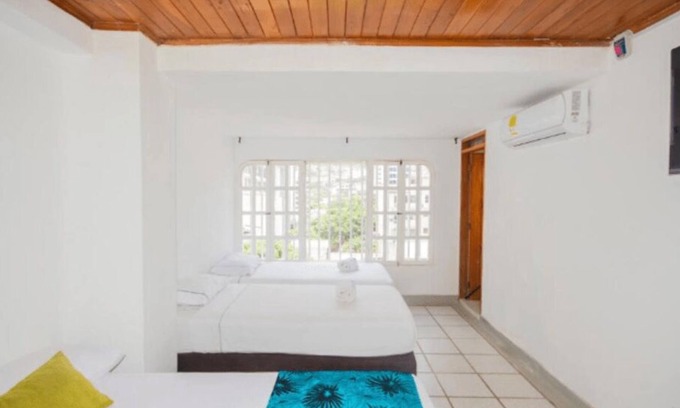 El Rodadero Hotel | Spacious Superior Room for 5 at El Rodadero