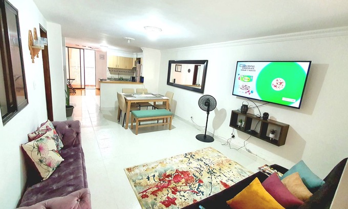 Villa Hermosa House | Cozy Family Retreat with Kitchen & Pet-Friendly Amenities