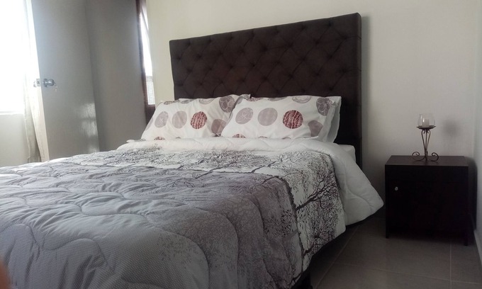 Villa Hermosa Apartment | Inviting Apartment in Medellín with Spa and Breakfast