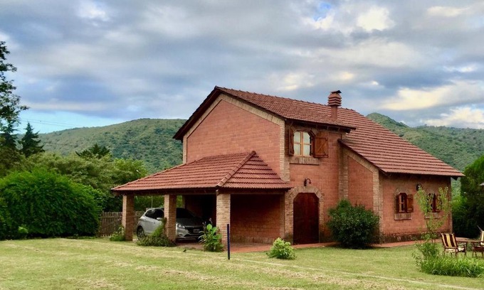 San Antonio de Arredondo House | Cozy Chalet with Pool and Garden in Carlos Paz