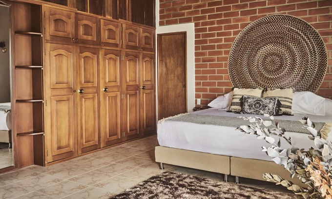 Rionegro House | Reconnect with Nature at Our Pet-Friendly Retreat