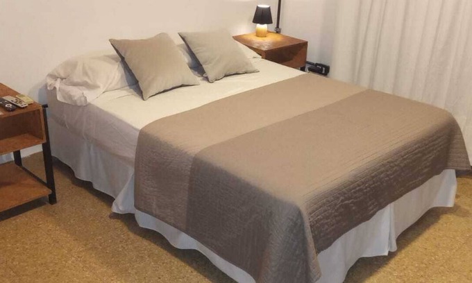 Cordoba Apartment | Cozy Studio in Vibrant General Paz, Steps from Plaza Alberdi