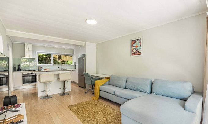 Herne Bay Apartment | Cozy Herne Bay 1BR Retreat with Breakfast & Kitchen