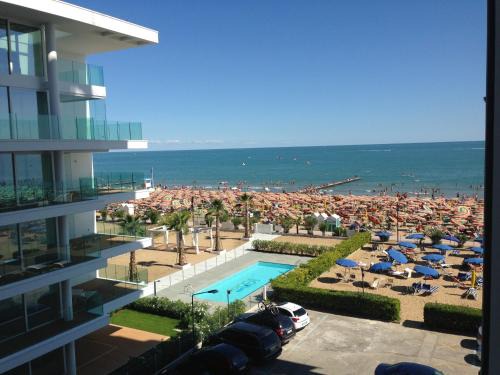 Lido di Jesolo Apartment | Heron Apartments: Oceanfront Getaway with Top Guest Ratings