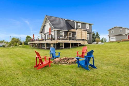 Bayview House | Relax at Heron House with Inviting Hot Tub Amenities