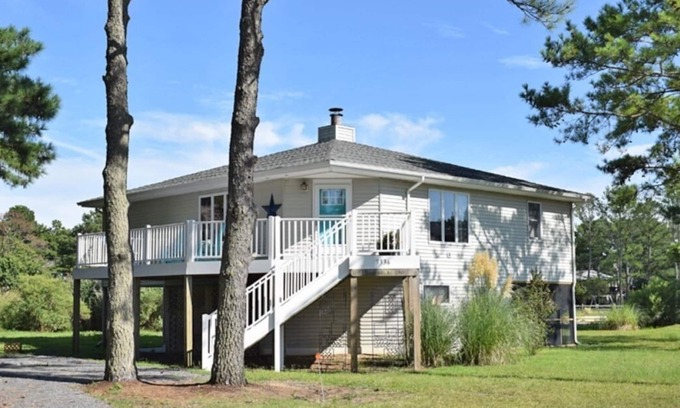 Deep Hole House | Discover Heron Point: Oceanfront Cottage with Kayaks