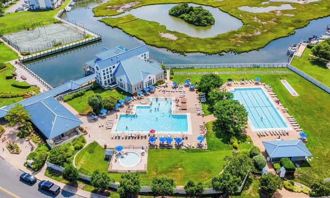 Heron Harbour Isle Condo | Family-Friendly Bayside Condo with Ocean Views & Pool