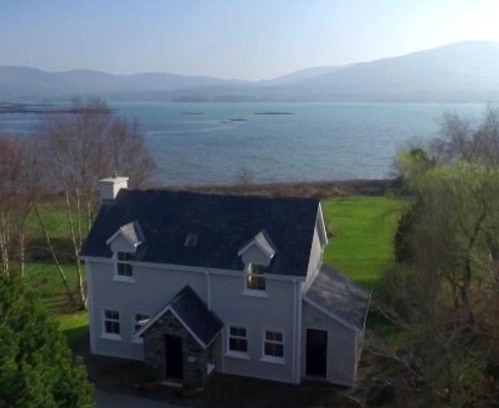 Templenoe House | Exceptional Family Retreat at Heron Water Cottage