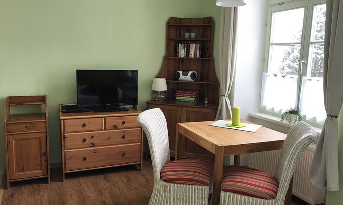 Blengow Apartment | Pet-Friendly Herrenhaus Blengow App.1 with Breakfast Included