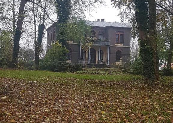 Bingum House | Cozy Herrenzimmer at Villa Boekhoff with Breakfast Included