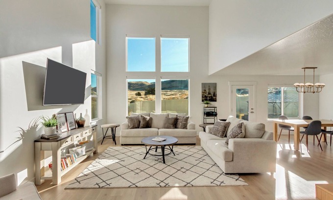Herriman House | Herriman Hills Hideaway