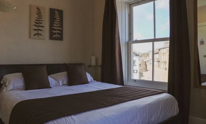 Hawes House | Delightful Herriot's in Hawes: Top-Rated Stay with Breakfast