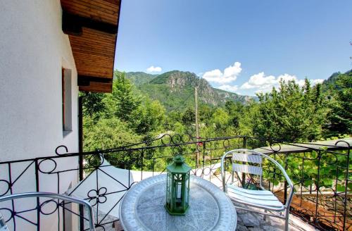 Konjic Cabin | Pet-Friendly Herzegovina Lodges at Boracko Jezero