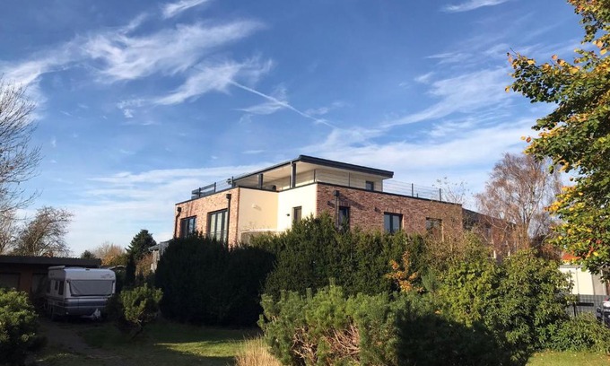 Langen b. Bremerhaven Apartment | Herzenssache: Guest Rated 10/10 & Pet-Friendly Stay