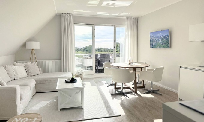 Timmendorfer Strand Apartment | Experience Comfort and Ocean Views at Techts Hotel