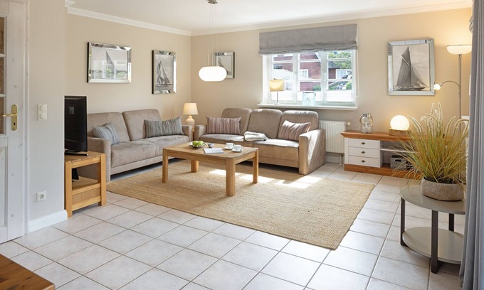 List Apartment | Welcome to Appartement East Side: Oceanfront Comfort Awaits