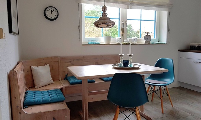 Lemkenhafen Apartment | Welcome to Ferienwohnung Möwennest: Family-Friendly Retreat
