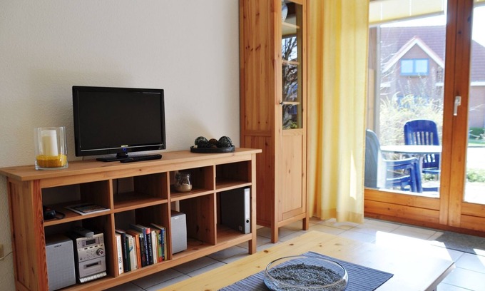 Lemkenhafen Apartment | Welcome to Ferienwohnung Sundbrise: Family-Friendly Retreat
