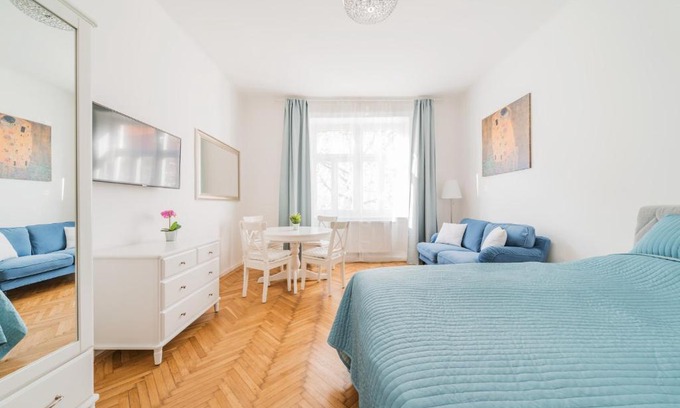 Stuwerviertel Apartment | Discover Comfort at Küss die Hand 2 - Rated 9/10!