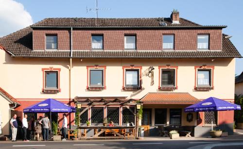 Tann Hotel | Pet-Friendly Retreat at Herzog's Ulsterbrücke with Dining