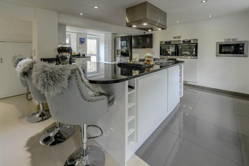 Saltash House | Relax at Heskyn Mill Cottage with Oceanfront Views
