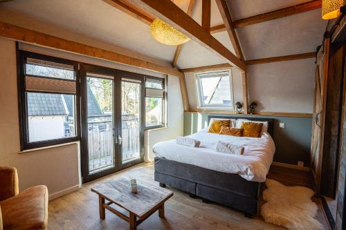 Den Burg Bed & Breakfast | Dreamy Retreat at Het Droomatelier - Guest Rated 9/10