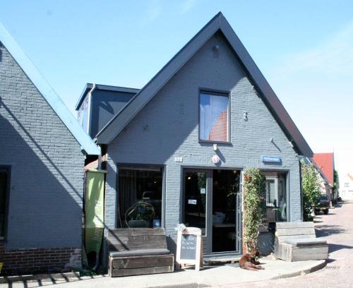 Den Oever Bed & Breakfast | Discover Het Huis van de Wadden: Rated 9/10, Family-Friendly
