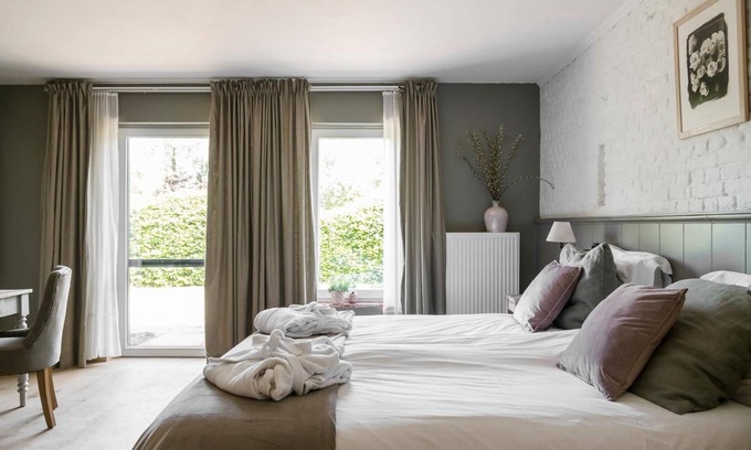 Beernem Bed & Breakfast | Experience Relaxation at Het Soetewater - 4 Star Comfort