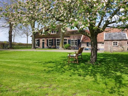 Luttenberg Hotel | Discover Comfort at Het Spijkerhuys – Pet Friendly Stay