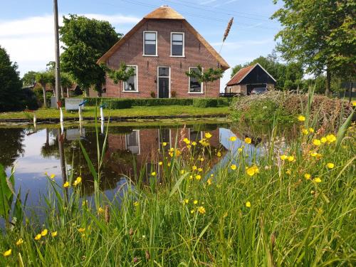 Reeuwijk Apartment | Oceanfront Retreat at Het Stalhuys - Rated 9.5/10