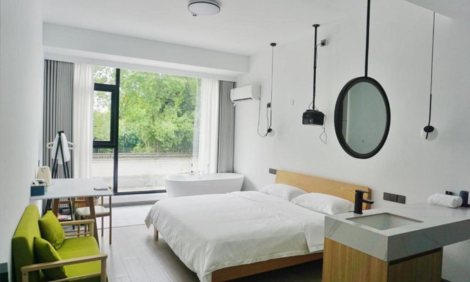 Tongxiang House | Discover Hetao B&B: Family-Friendly with Breakfast Included
