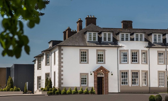 Clarencefield Hotel | Elegant Hetland Hall Hotel: 4-Star Guest Favorite Experience
